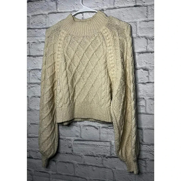Free People cable knit cropped pullover sweater, size XS. - Picture 2 of 9